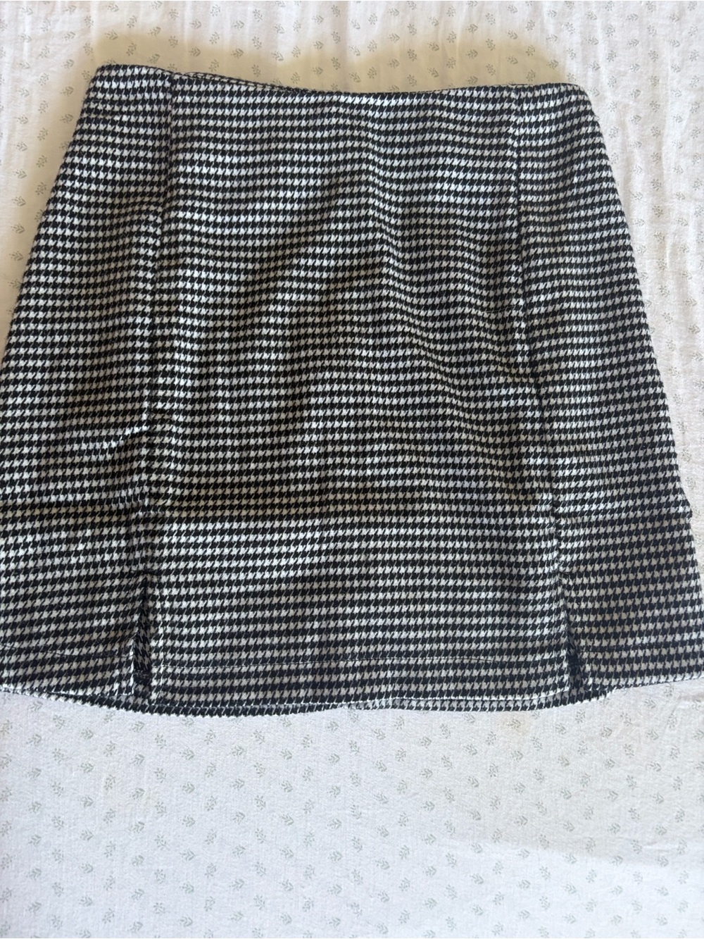 Eyeshadow Black & White Houndstooth Mini Skirt